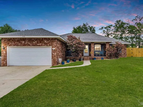 1630 Twin Pines Cir, Cantonment, FL 32533