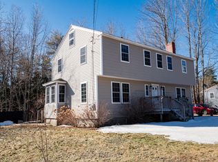 64 Maple St, Farmingdale, ME 04344