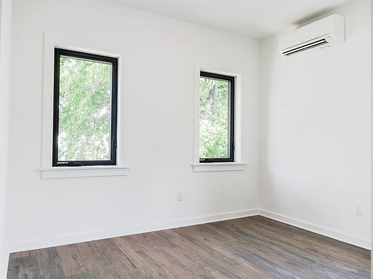 1260 Parkwood Ave — Photo 29