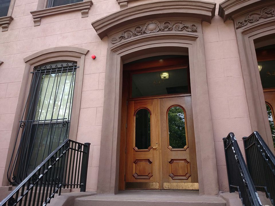 2nd image of 547 Massachusetts Ave APT 1