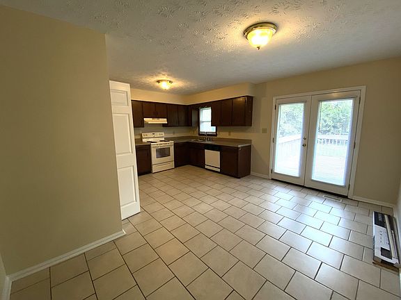 4th image of 1505 Kelly Cir