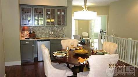 Formal Dining