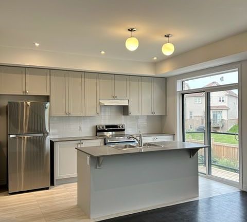 3rd image of 40 Steamboat Way