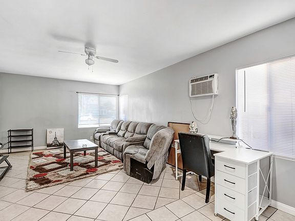 3rd image of 1624 N Gordon Ct #1