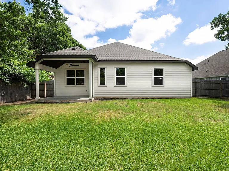 203 E Salty St — Photo 38