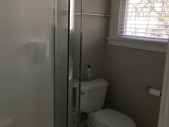 3rd image of 621B Dogwood Ln