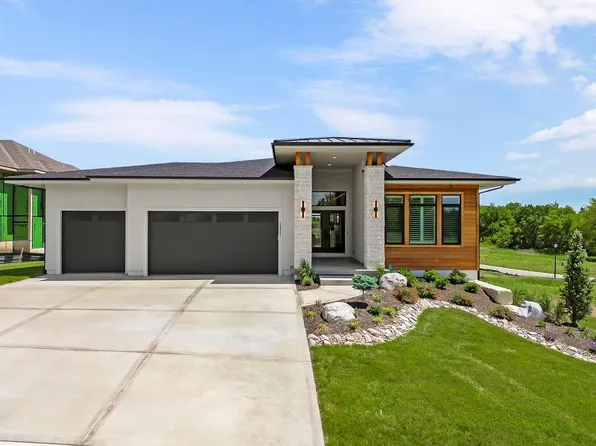 10841 S Green Rd, Olathe, KS 66061