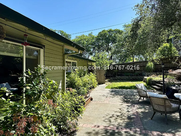 1283 Live Oak Ln — Photo 10