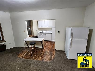 4th image of 9-11 Thirteen Fond Du Lac St