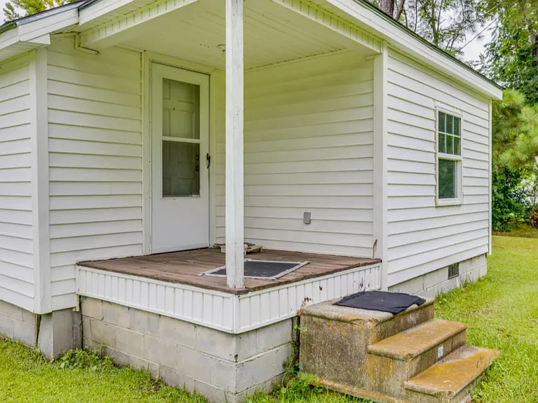417 Baldwin Cir — Photo 17