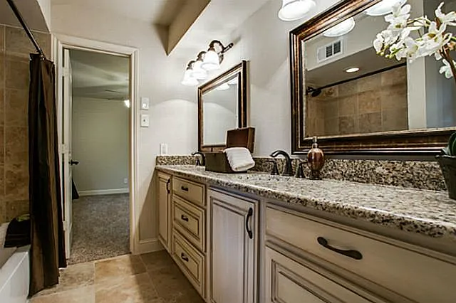 6951 Stefani Dr — Photo 16