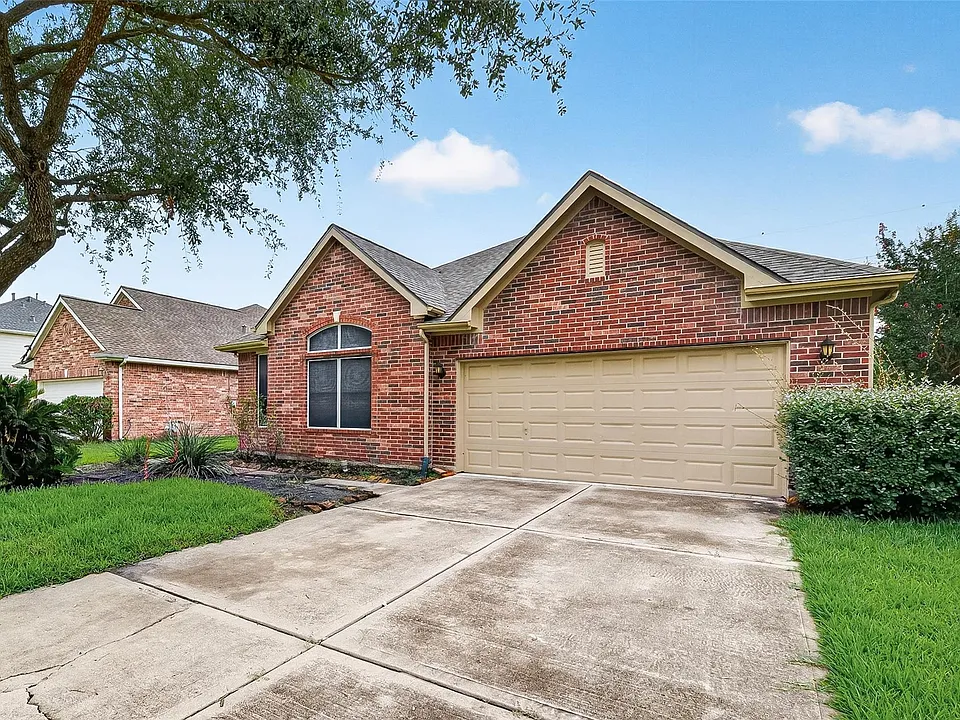 24222 Lake Path Cir