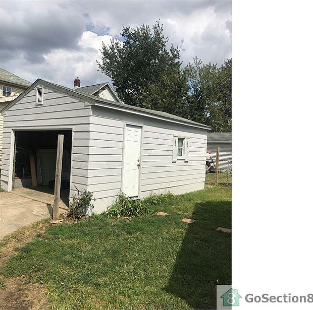 2nd image of 3115 6th St SW