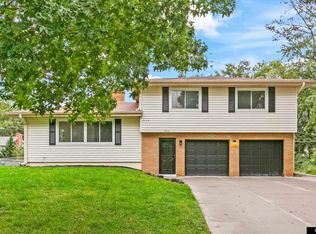 3612 S 106th St, Omaha, NE 68124
