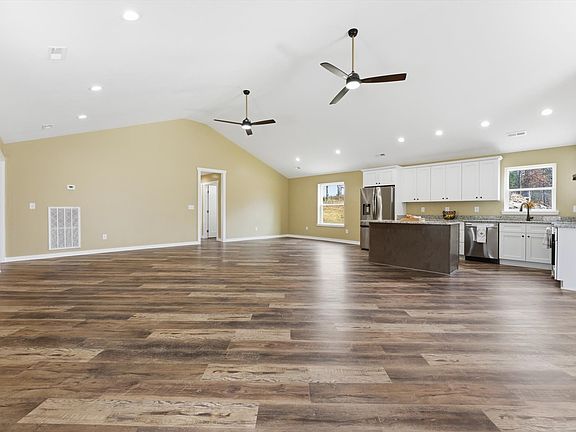 5th image of 776 Norris Hollow Rd