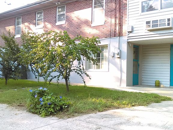 5th image of 3005 Country Club Dr #B