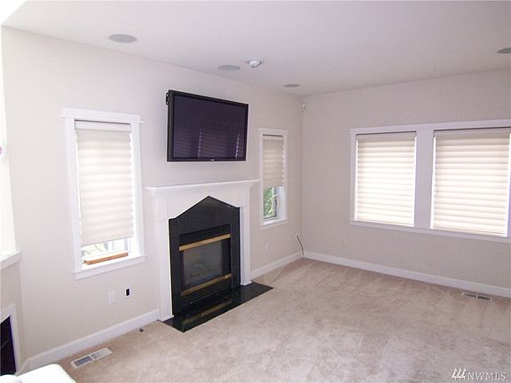 5th image of 10015 NE 37th Ct