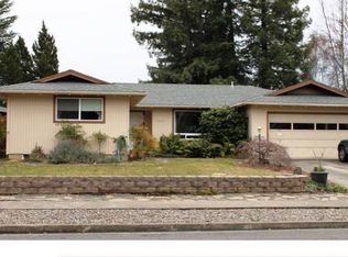 1956 Camellia Ave, Medford, OR 97504
