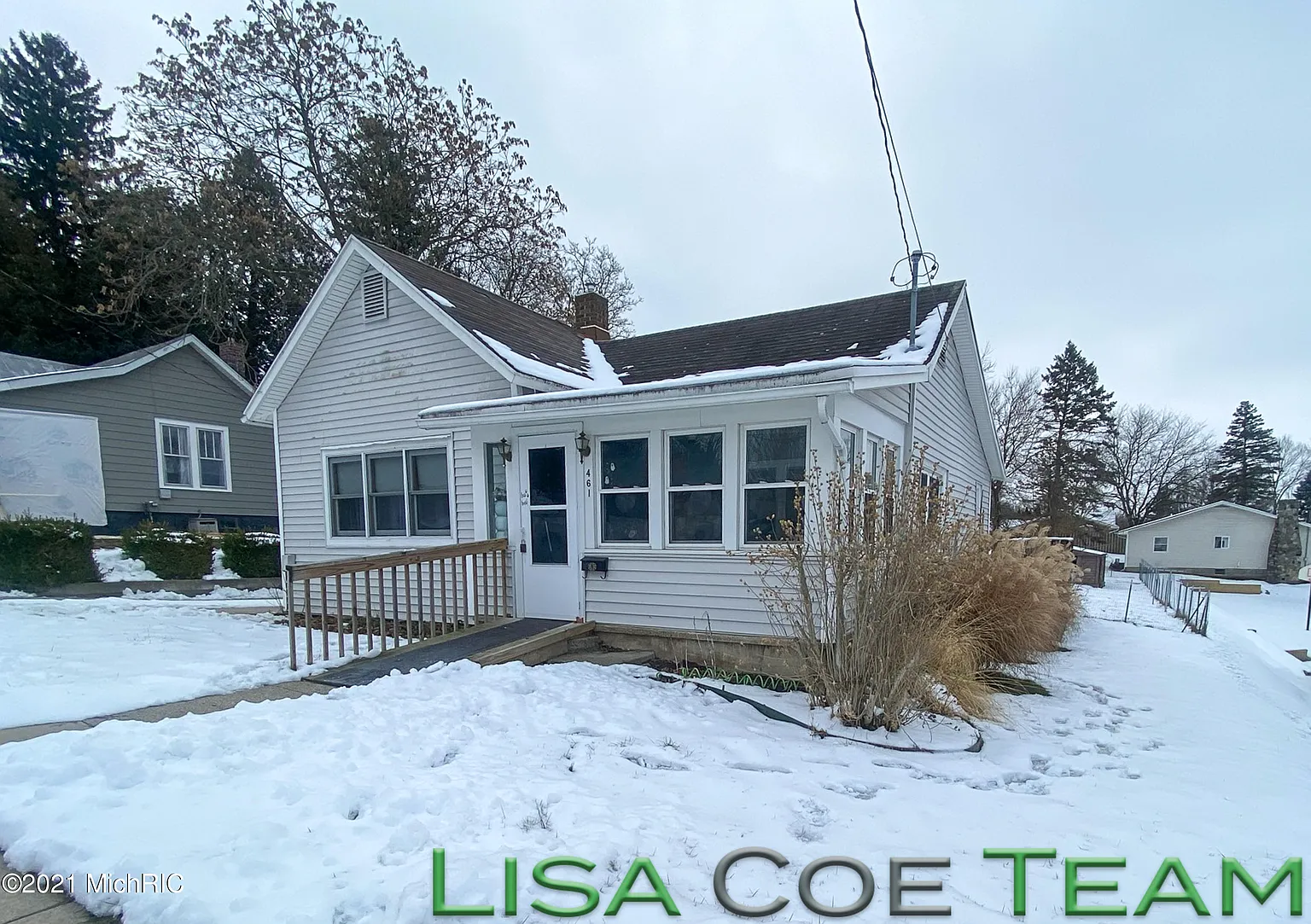 461 Allen St photo 1