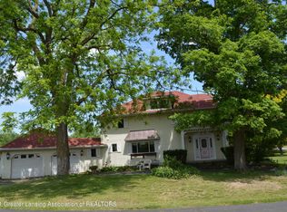 693 Grovenburg Rd, Mason, MI 48854