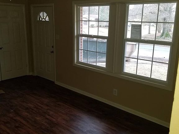 3rd image of 2309 Howard Dr