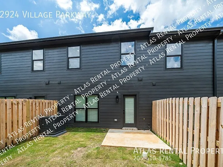 22924 Village Pkwy — Photo 6