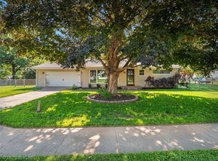 1302 Country Club Rd, Indianola, IA 50125