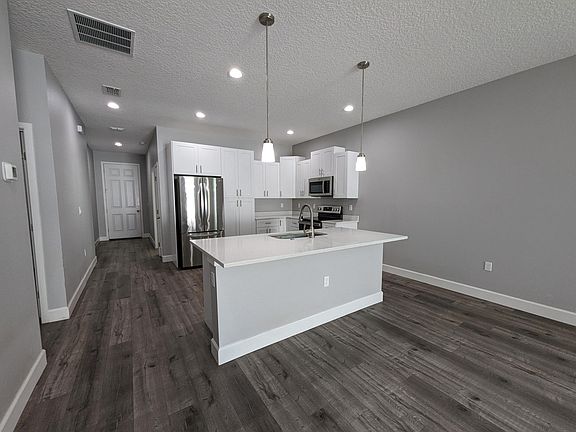 2nd image of 853 Land Ave