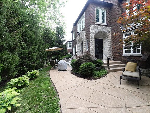4th image of 7574 York Dr