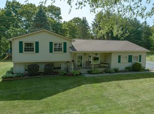 8317 Englewood Dr, Clarkston, MI 48346