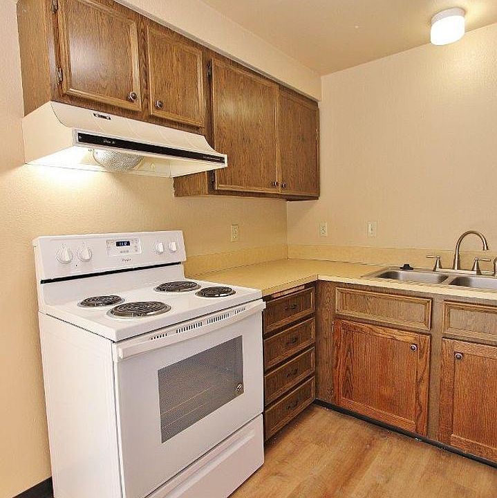 1st image of 1344 W Sandalwood Dr