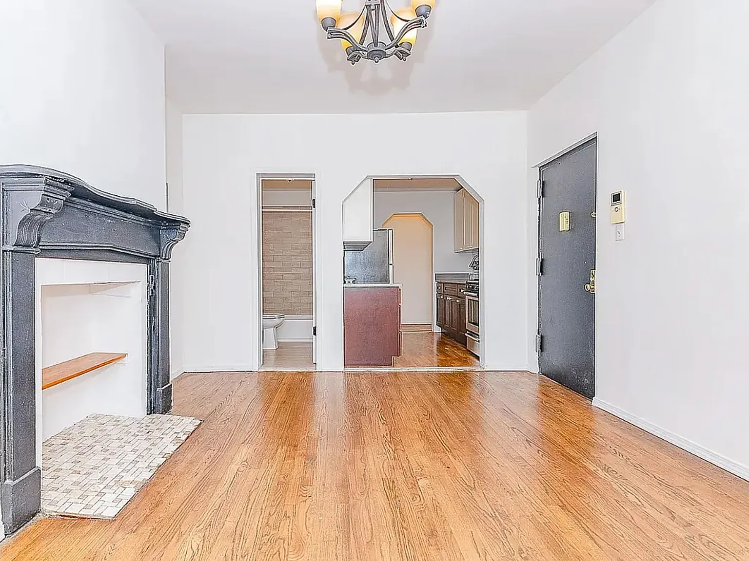 249 Melrose St — Photo 3