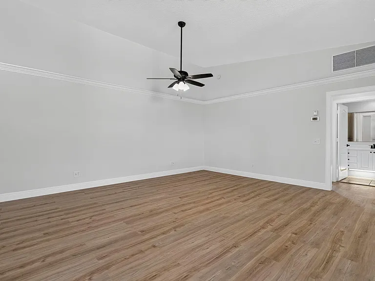 3546 SE Glacier Ter — Photo 14