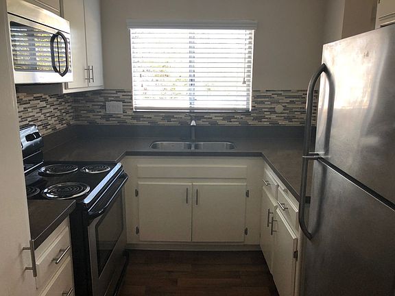 3rd image of 5014 Narragansett Ave APT 8