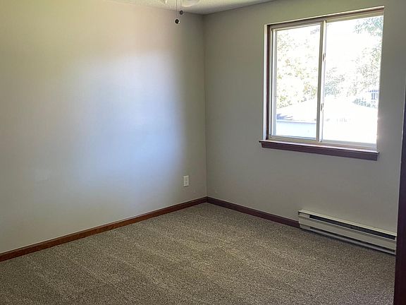 5th image of 95 Community Dr #3