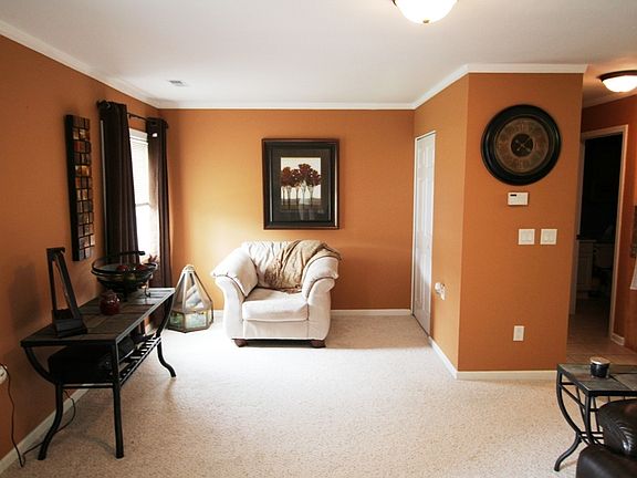 5th image of 3 27th St Unit 103