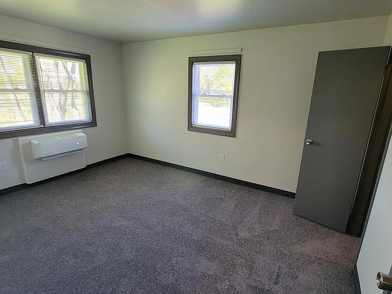 135 W Water St #23 — Photo 10