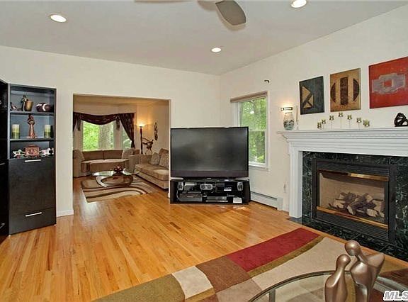 3rd image of 10 Edgewood Ave