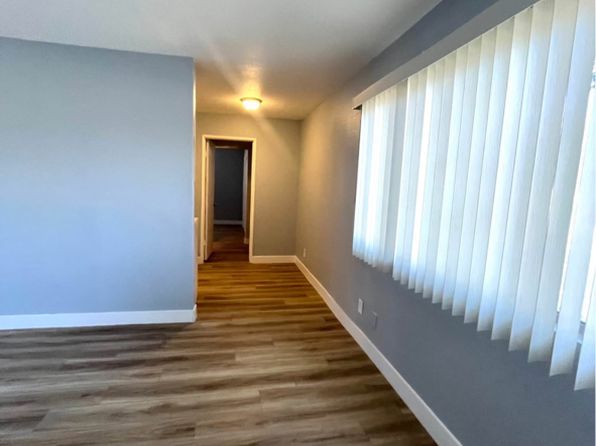 1609 N Arrowhead Ave #26