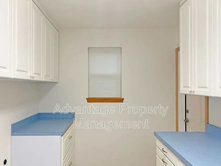 1340 SW Timian St — Photo 26