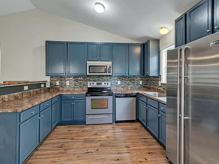 410 Jasmine Ln — Photo 11