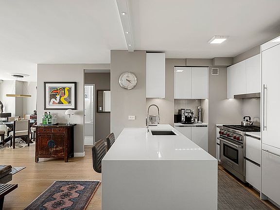 5th image of 301 W 53rd St APT 24E