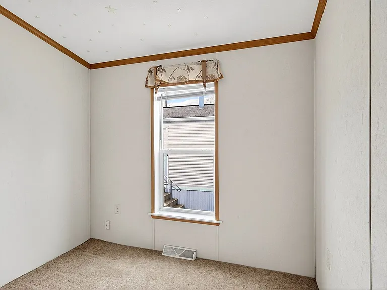 15 W Redwood Ave — Photo 20