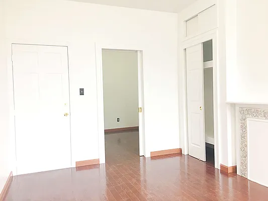 Rented by Bedford Realty USA Corp | media 6