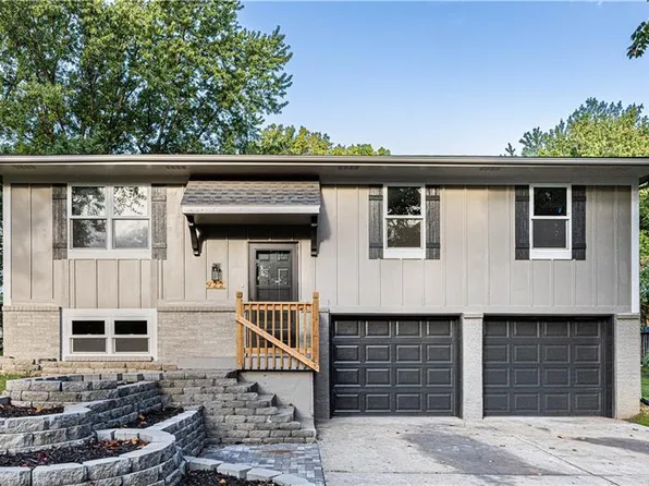 922 Oat Ln, Buckner, MO 64016