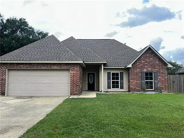 3 bed, 2.0 bath, 1682 sqft, $1,800 — Photo 1
