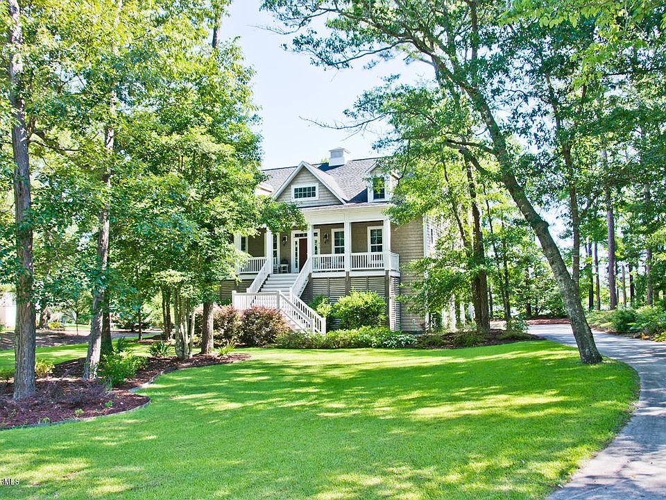 1st image of 415 Great Oaks Drive
