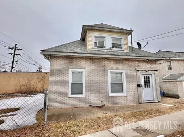 121 Kossuth St #2, Somerset, NJ 08873