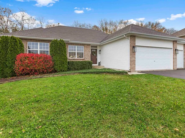 10263 Hawks Pointe Trl, Roscoe, IL 61073