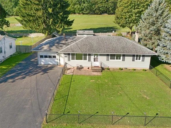 1805 Maple Ave, Palmyra, NY 14522